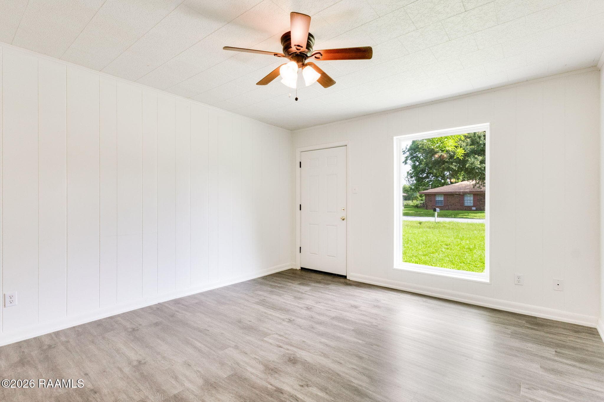 2-web-or-mls-129 Lindsey Cir-1
