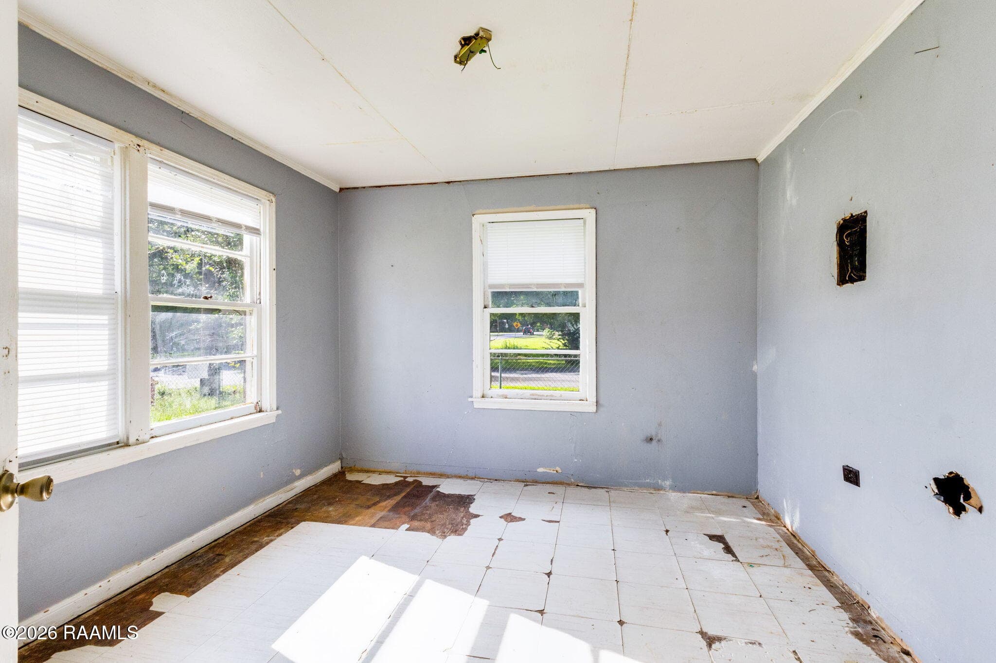 5-web-or-mls-1405 N Ave I-4