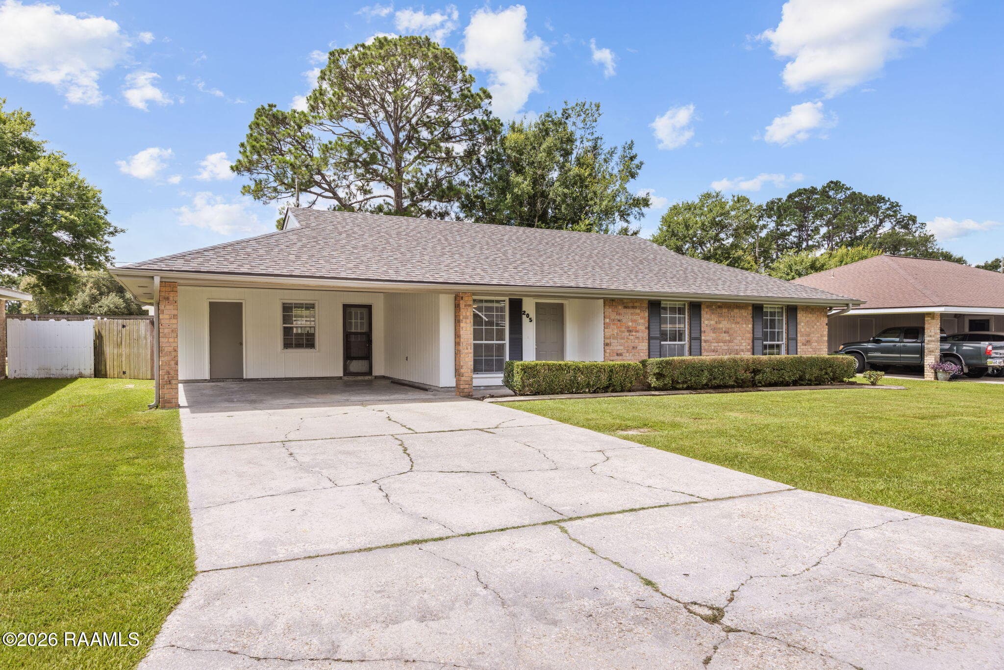 2-web-or-mls-205 Broad Ave-2