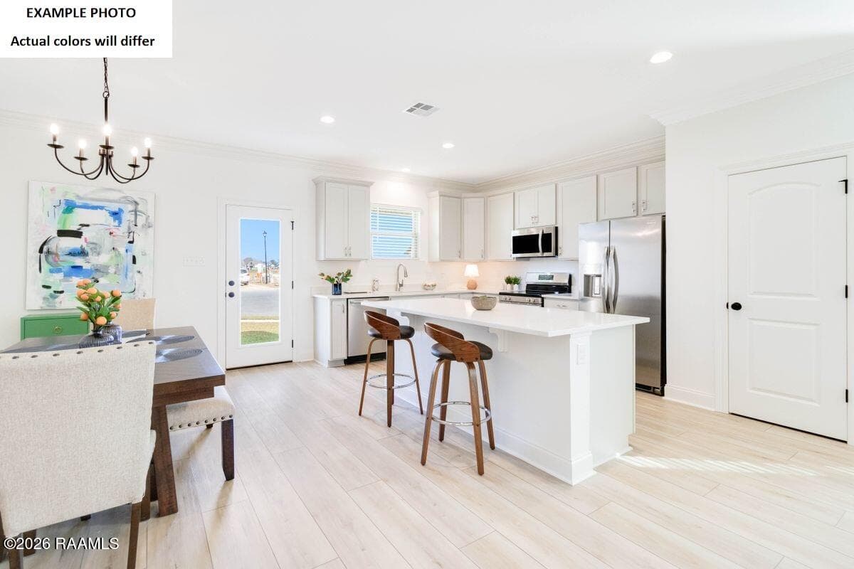 DINING & KITCHEN
