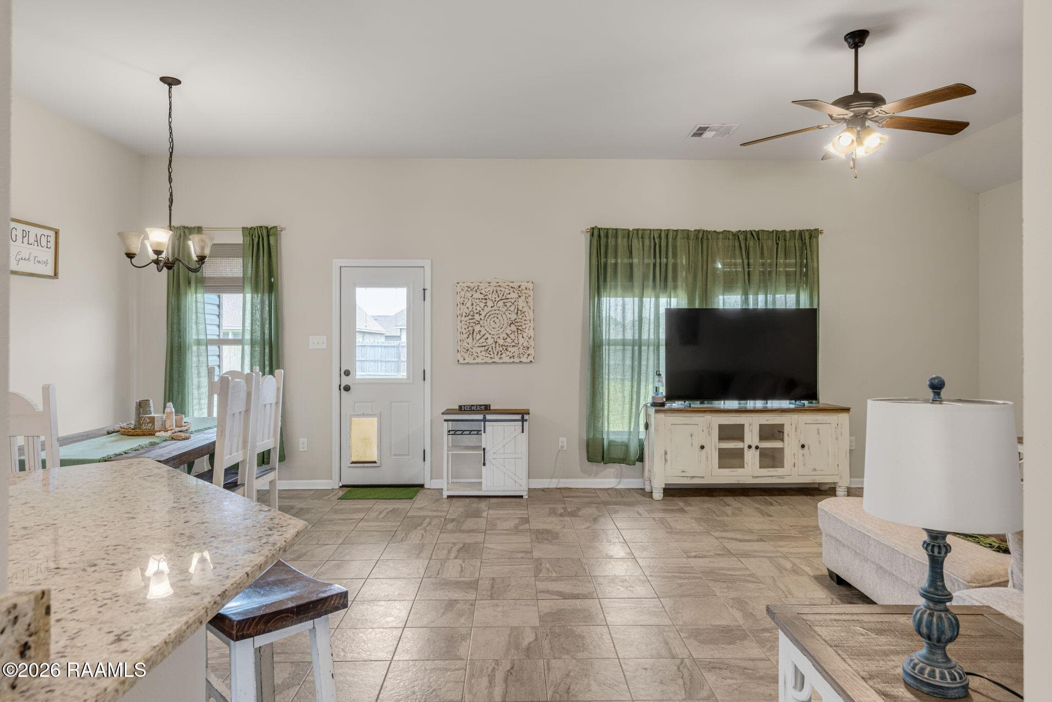 4-web-or-mls-218 Hunters Hill Dr-4