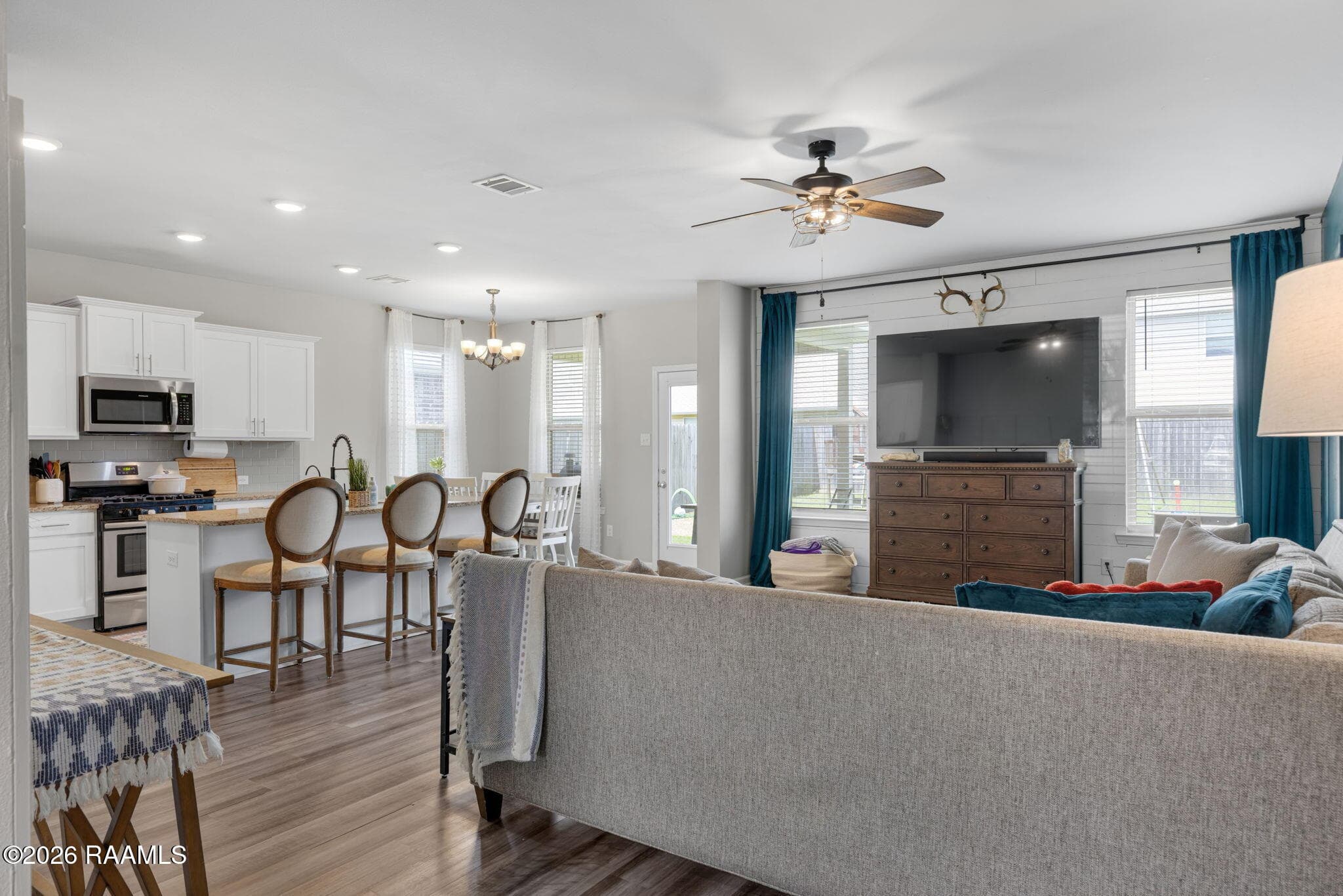 5-web-or-mls-206 Verger Dr-5