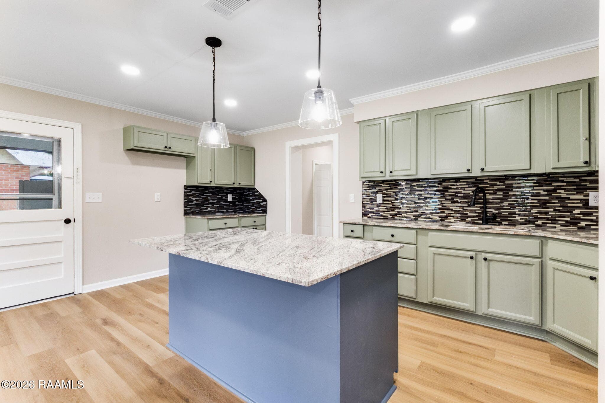 5-web-or-mls-2343 Ledoux Cir-4